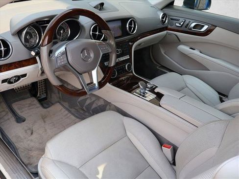 Used 2013 Mercedes-Benz SL 550 image 13