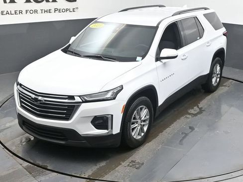Used 2023 Chevrolet Traverse LT image 45
