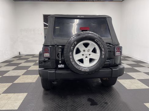 Used 2013 Jeep Wrangler Sport image 3