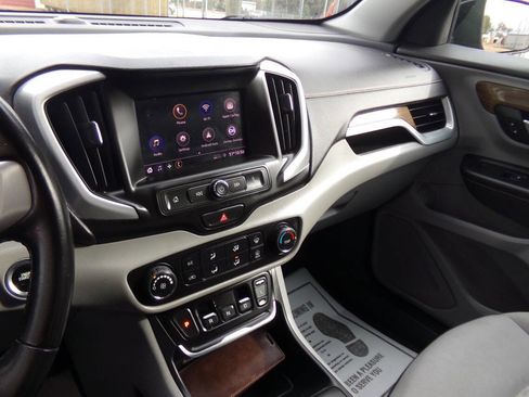 Used 2020 GMC Terrain SLE w/ LPO, Floor Liner Package image 12