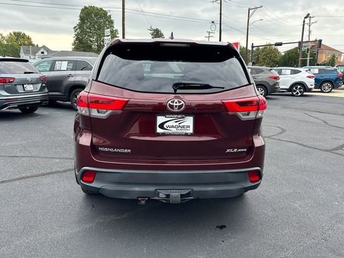 Used 2019 Toyota Highlander XLE image 7