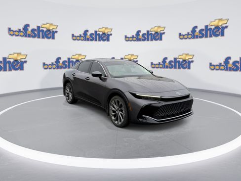 Used 2024 Toyota Crown Limited w/ Advanced Technology Package image 2