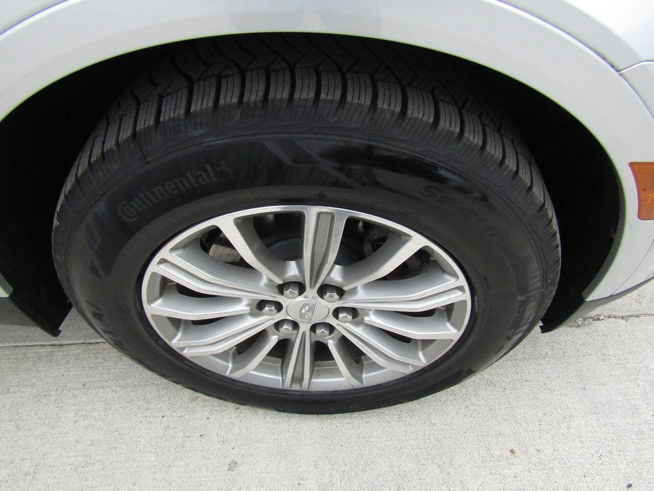 Used 2017 Cadillac XT5 Luxury AWD/4WD image 20