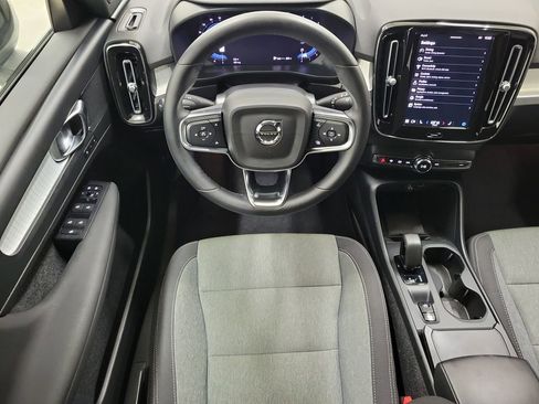 Certified 2024 Volvo XC40 B5 Core image 17