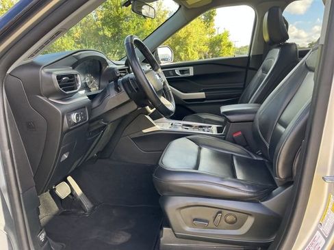 Used 2021 Ford Explorer XLT w/ Equipment Group 202A image 7