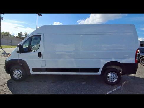 Used 2026 RAM ProMaster 2500 w/ Convenience Group FWD image 5