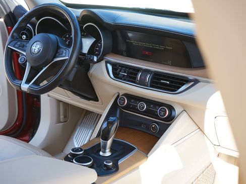 Used 2018 Alfa Romeo Stelvio Ti Lusso image 26