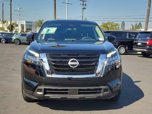 Used 2025 Nissan Pathfinder S FWD image 28