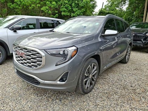 Used 2020 GMC Terrain Denali w/ LPO, Floor Liner Package FWD image 3