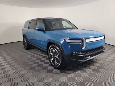 Used 2024 Rivian R1S Adventure AWD/4WD image 7