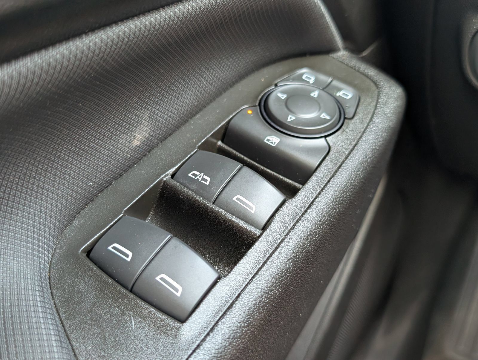 Used 2023 Chevrolet Equinox RS w/ LPO, Floor Liner Package AWD/4WD image 28