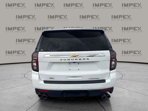 Used 2023 Chevrolet Suburban Premier RWD image 4