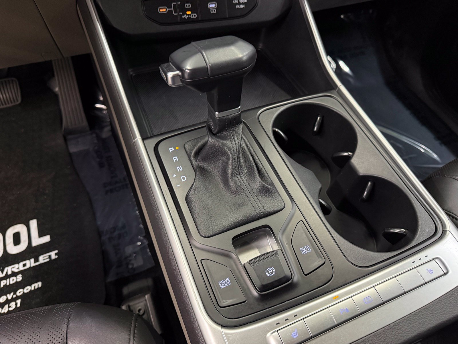 Used 2025 Kia Carnival FWD image 15