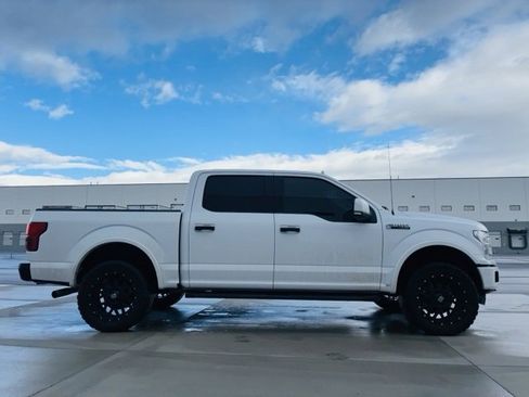 Used 2018 Ford F150 Lariat w/ Equipment Group 502A Luxury image 6