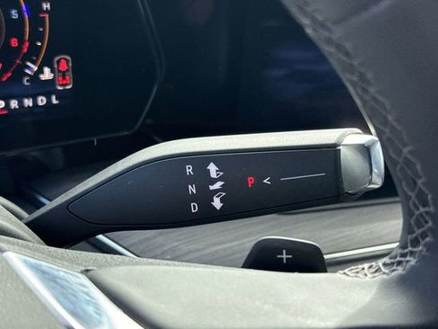 Used 2025 Chevrolet Suburban Premier image 17