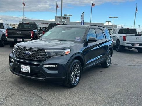 Certified 2022 Ford Explorer XLT w/ Equipment Group 202A image 8