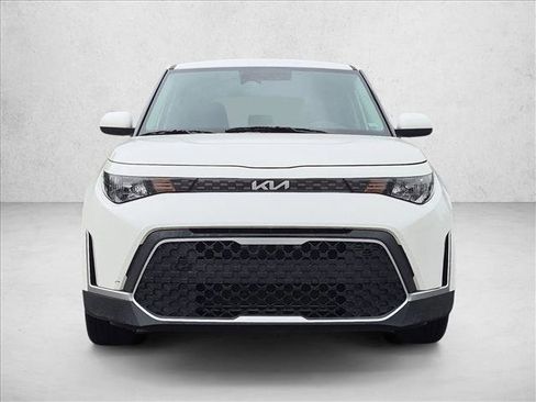 Used 2024 Kia Soul LX w/ Option Group 015 FWD image 2