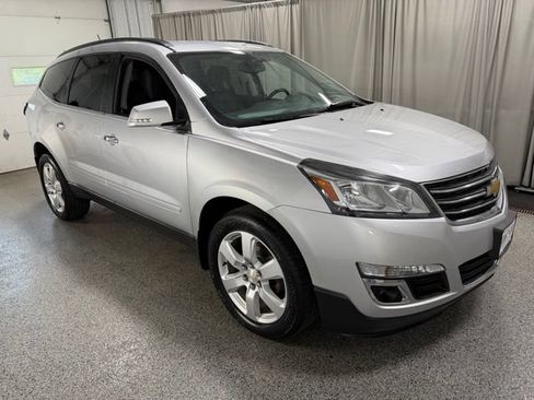 Used 2017 Chevrolet Traverse LT w/ Style and Technology Package AWD/4WD image 3