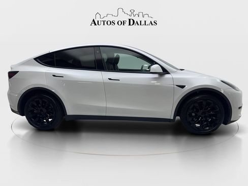 Used 2023 Tesla Model Y Long Range image 10