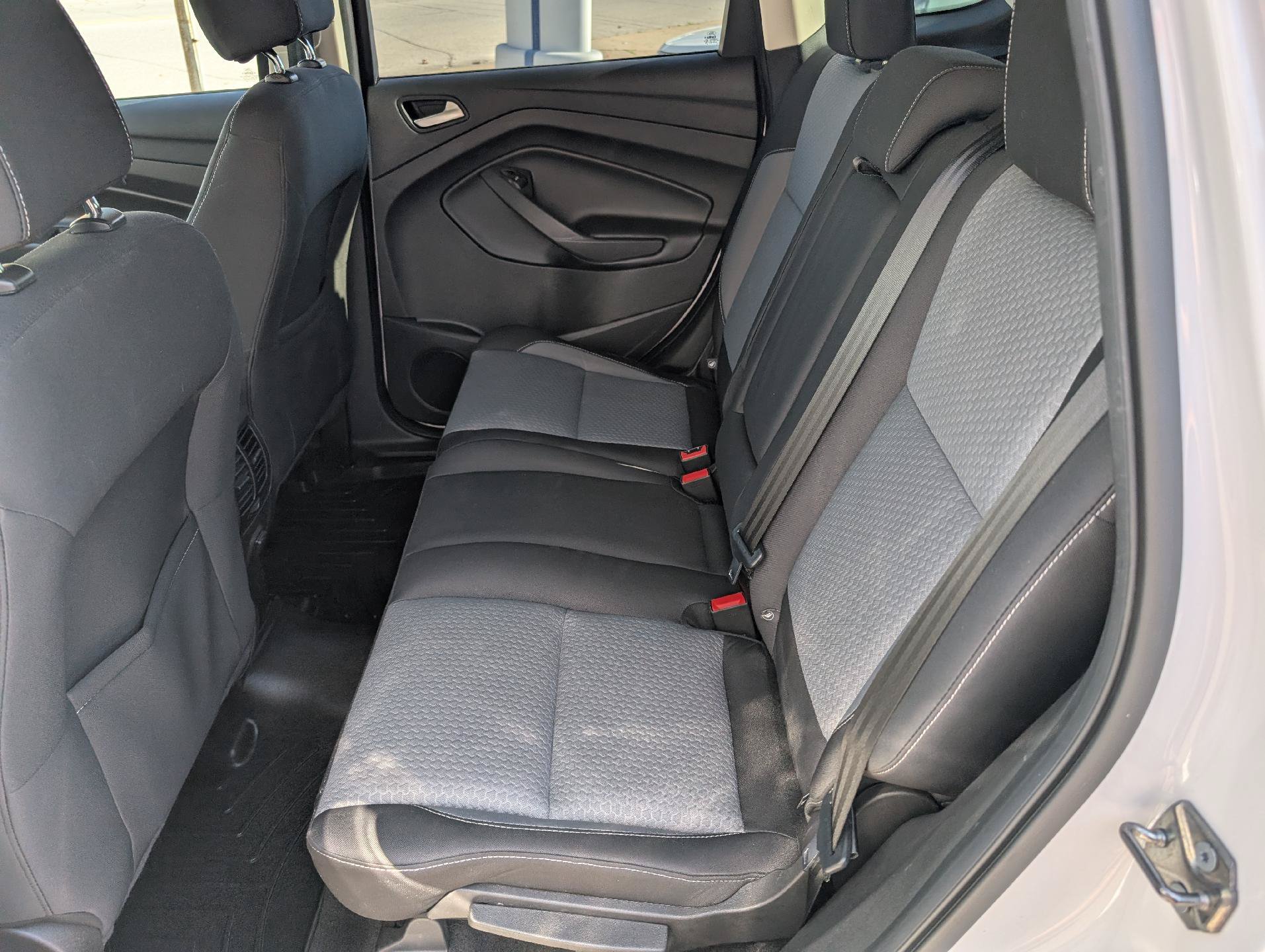 Used 2017 Ford Escape SE FWD image 14