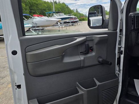 Used 2006 Chevrolet Express 1500 RWD image 13