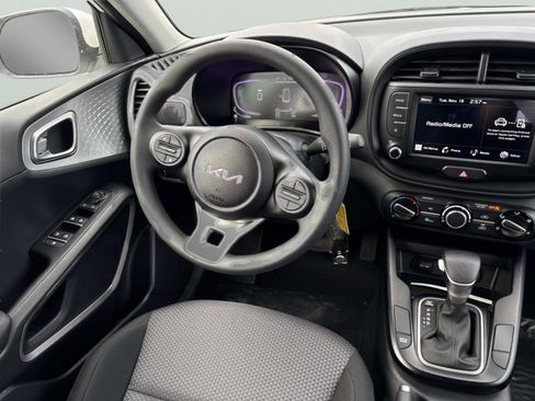 New 2025 Kia Soul LX image 9