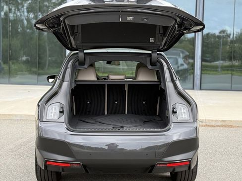 Used 2025 BMW iX xDrive50 w/ Convenience Package image 15