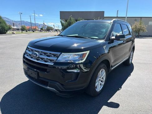Used 2018 Ford Explorer XLT w/ Equipment Group 202A AWD/4WD image 3