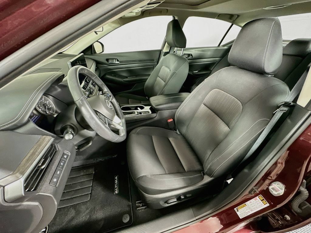 Certified 2024 Nissan Altima 2.5 SV w/ SV Premium Package FWD image 30