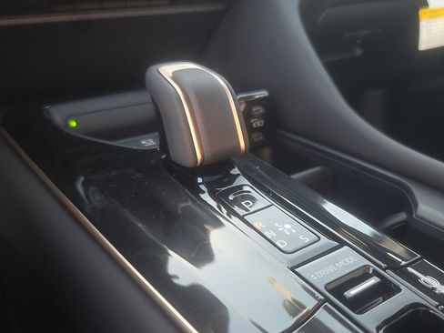 New 2026 Toyota Crown Signia Limited image 26