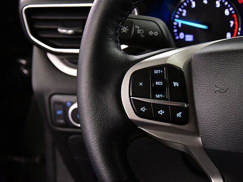 Used 2022 Ford Explorer XLT w/ Equipment Group 202A image 20