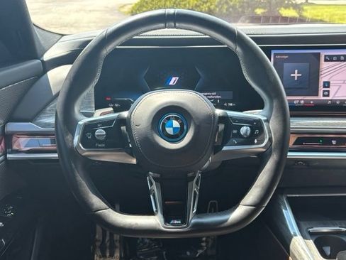 Certified 2024 BMW i7 xDrive60 AWD/4WD image 22