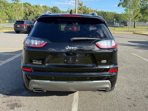 Used 2019 Jeep Cherokee Overland w/ Technology Group AWD/4WD image 6