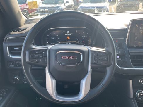 Used 2023 GMC Yukon XL SLT AWD/4WD image 11