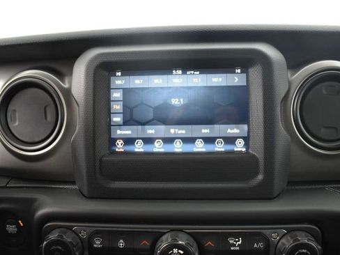 Used 2021 Jeep Wrangler Sport S image 10