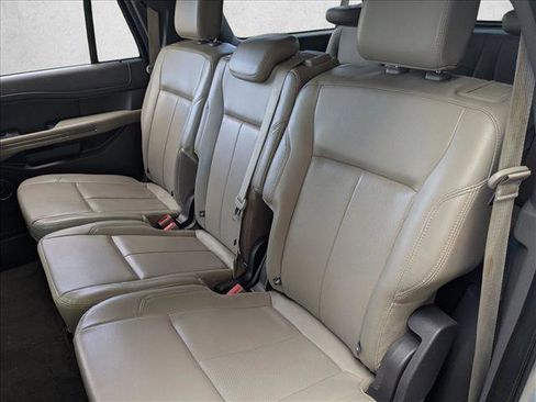 Used 2021 Ford Expedition Max XLT image 21