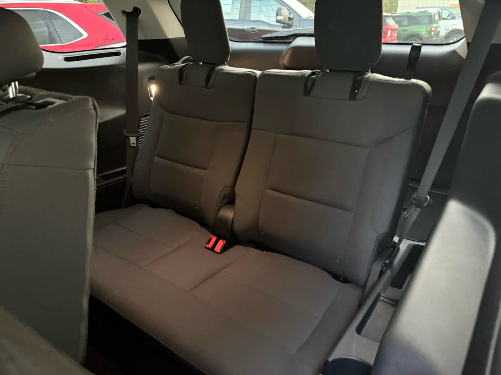 Used 2025 Ford Explorer Active AWD/4WD image 6