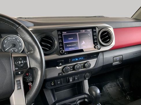 Used 2022 Toyota Tacoma SR5 w/ Technology Package RWD image 7