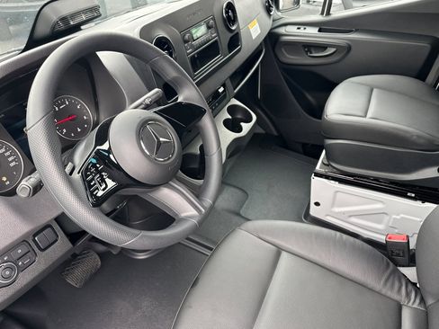 New 2025 Mercedes-Benz Sprinter 2500 image 10