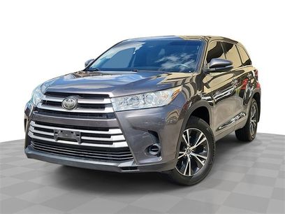 Used 2019 Toyota Highlander LE