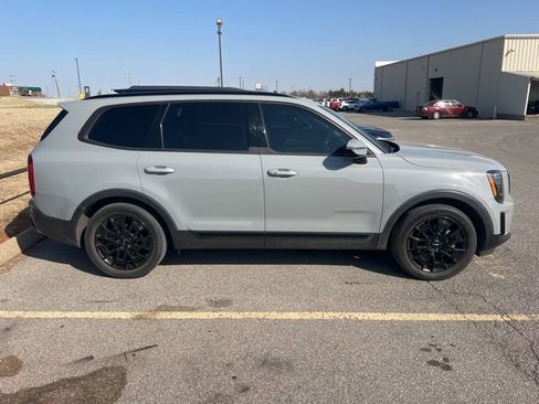 Used 2022 Kia Telluride SX w/ SX Prestige Package image 7