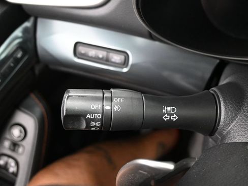 Used 2020 Nissan Maxima SR w/ Illumination Package FWD image 16
