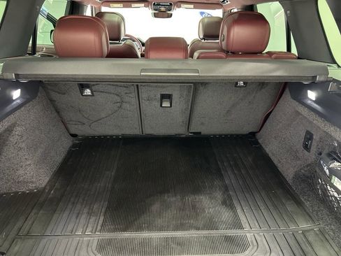 Used 2025 Land Rover Range Rover SE image 18