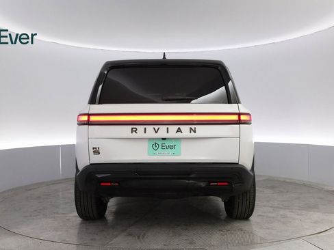 Used 2023 Rivian R1S Adventure image 13