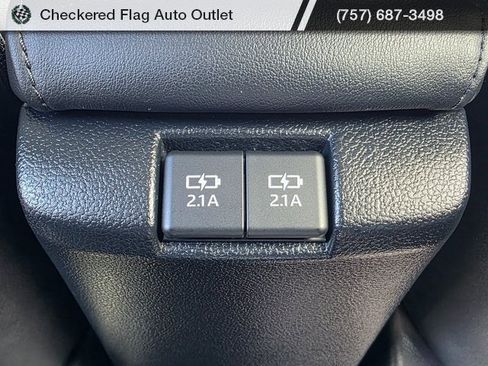 Used 2022 Toyota Prius XLE image 40