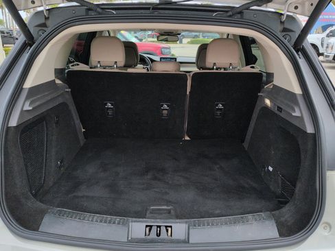 Used 2020 Lincoln Corsair AWD image 10