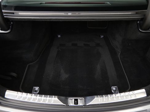 Used 2022 Bentley Flying Spur Plug-In Hybrid image 19