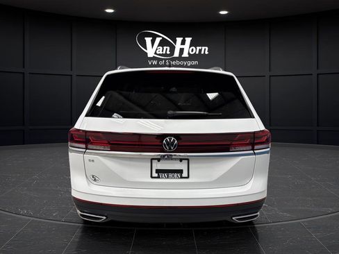 Used 2024 Volkswagen Atlas SE image 12