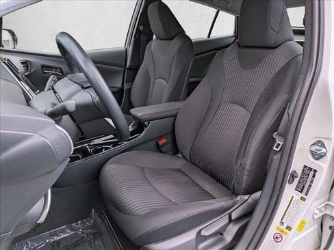 Used 2018 Toyota Prius Prime Plus image 16