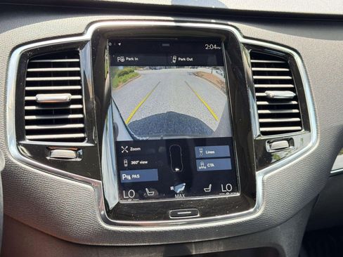 Used 2017 Volvo XC90 T5 Momentum w/ Vision Package FWD image 24